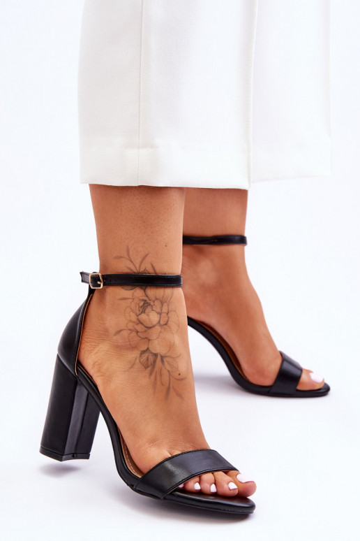 Sandales noires à talons pour femmes Sandales noires à talons pour femmes