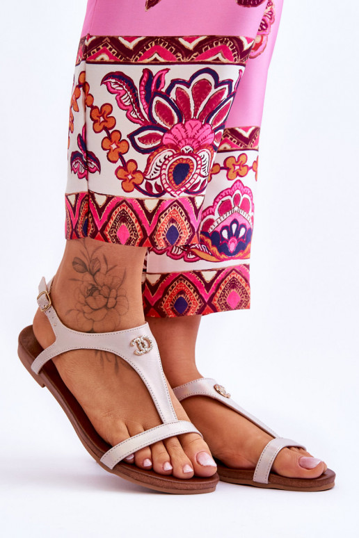 Sandales plates couleur sable... Sandales plates couleur sable...