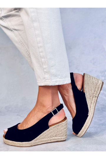 Espadrilles en plastique... 2