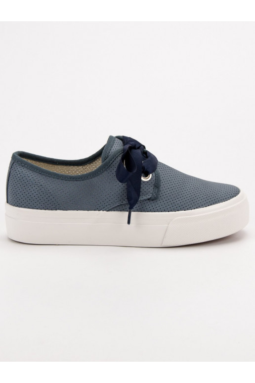 Freizeitschuhe mit Schnürsenkeln...