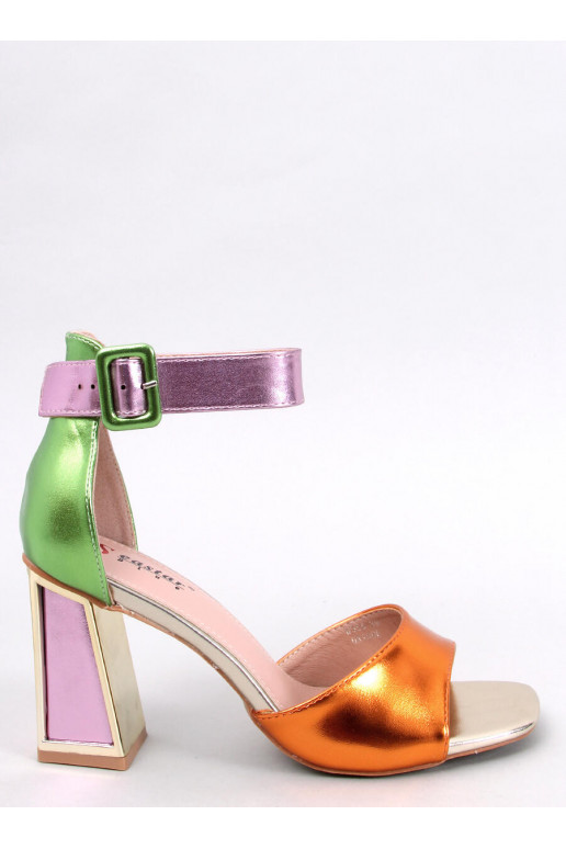 Gekleurde schoenen met hoge hakken...