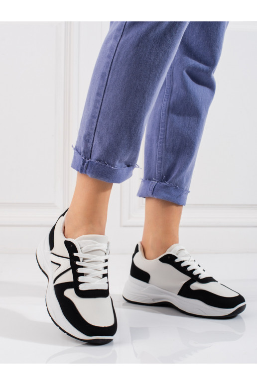 Chaussures de sport de couleur blanche Shelovet