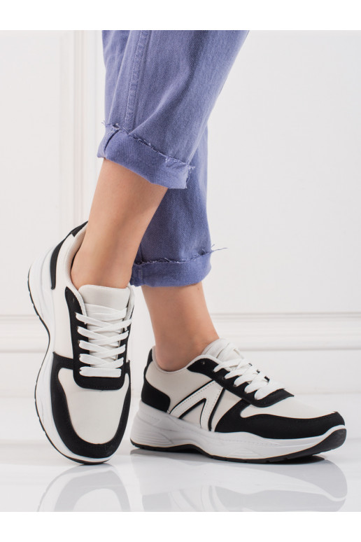 Chaussures de sport de couleur... Chaussures de sport de couleur...