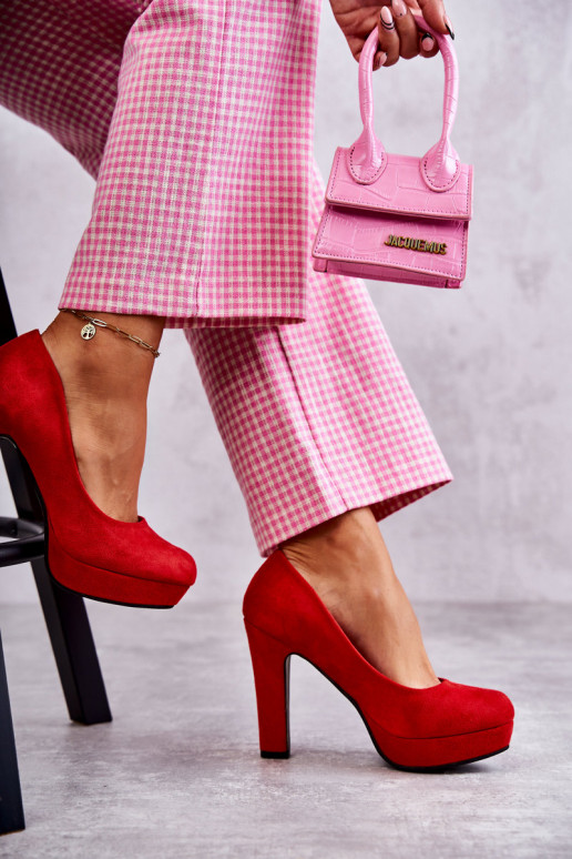 Klassiek model Suède schoenen met hak... Klassiek model Suède schoenen met hak...