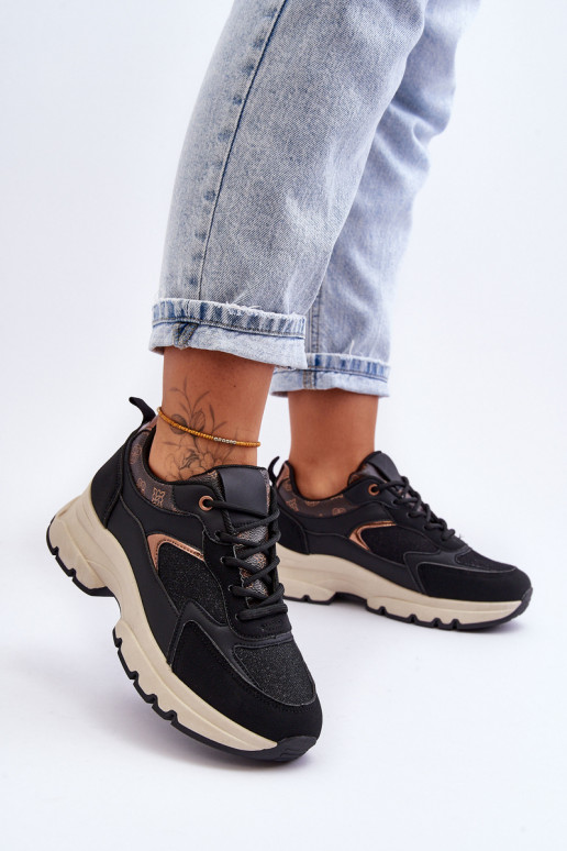 Sportschuhe mit Schnürsenkeln in der Farbe Schwarz Escape