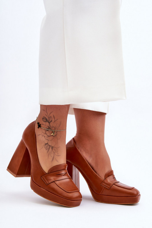 Chaussures stylées à talon large, couleur marron Alisa
