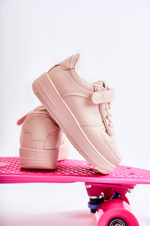 Chaussures de sport pour enfants à... Chaussures de sport pour enfants à...
