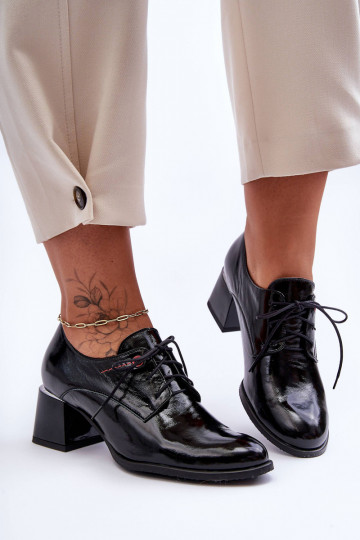 Gelakte enkellaarsjes met...