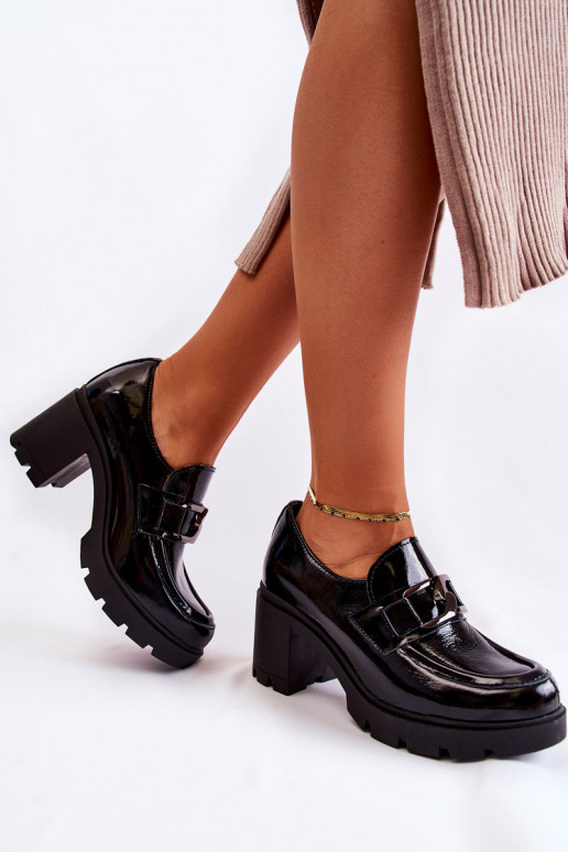 chaussures à talons couleur noire... chaussures à talons couleur noire...