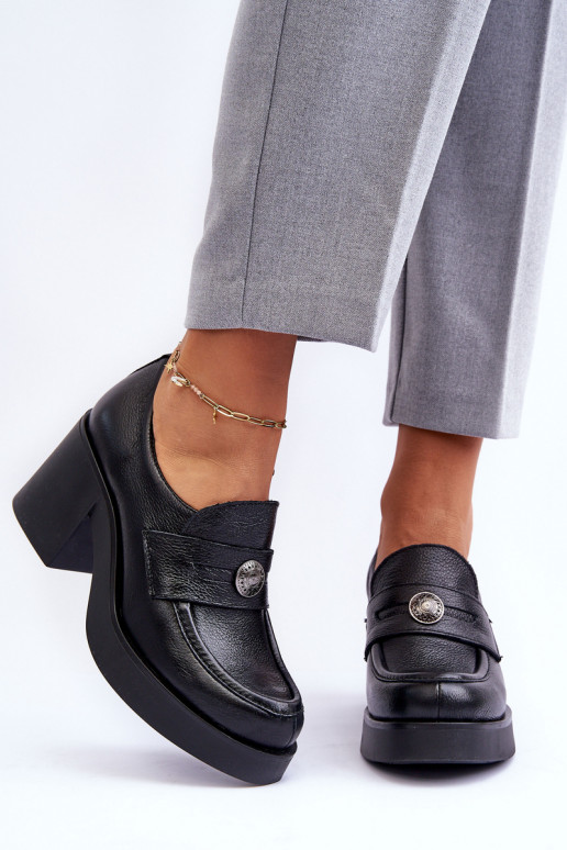 Schuhe mit Absatz in schwarzer Farbe... Schuhe mit Absatz in schwarzer Farbe...