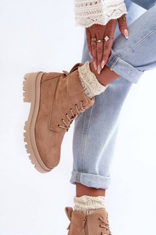 Warme Wildlederstiefel in Beige von... Warme Wildlederstiefel in Beige von...