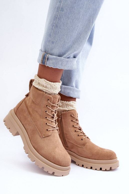 Warme Wildlederstiefel in Beige von... Warme Wildlederstiefel in Beige von...