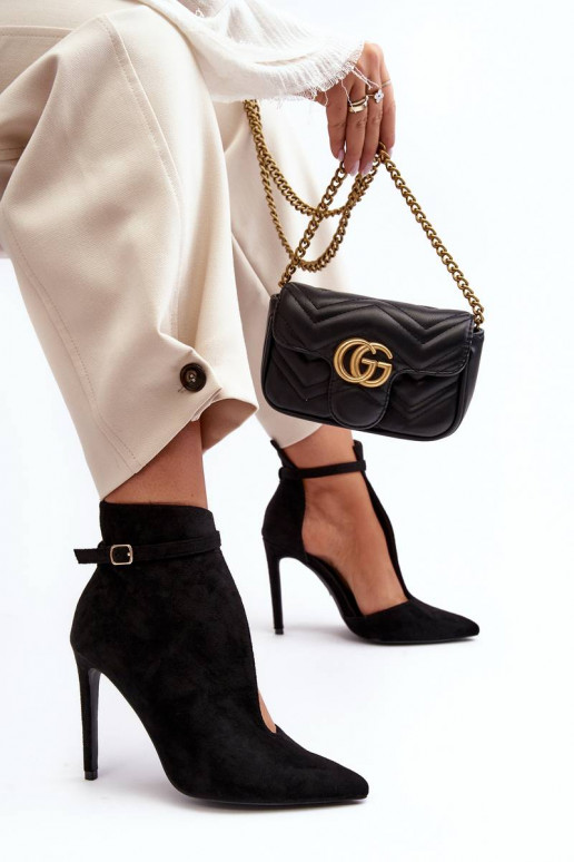 Suede laarzen met dunne hak in de... Suede laarzen met dunne hak in de...