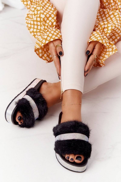 Chaussons à plateforme avec fourrure de couleur noire Impress
