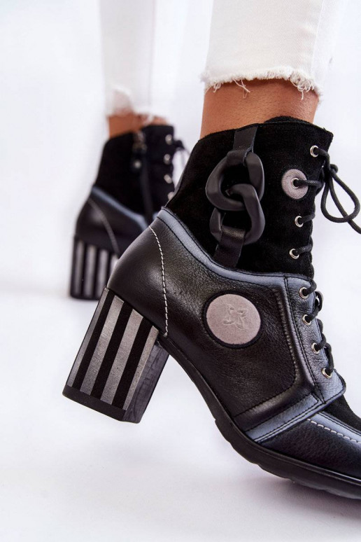 Bottes pour femmes au design exclusif de couleur noire