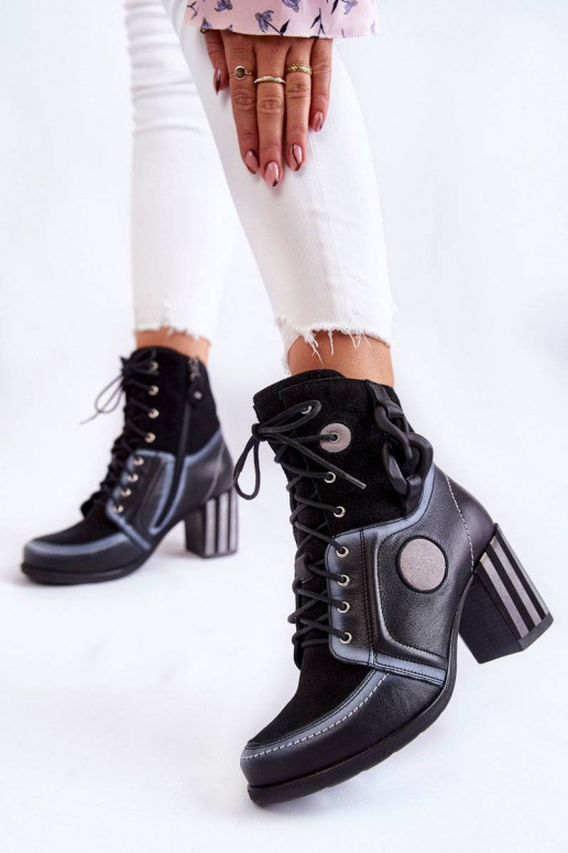 Bottes pour femmes au design exclusif... Bottes pour femmes au design exclusif...
