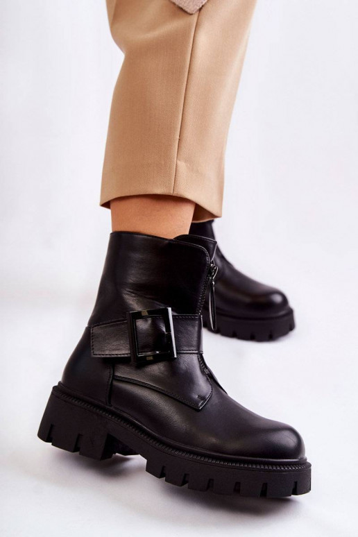 Warme laarzen met ritsen in het zwart...