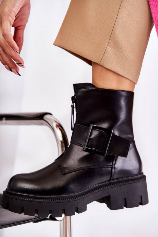 Warme laarzen met ritsen in het zwart...