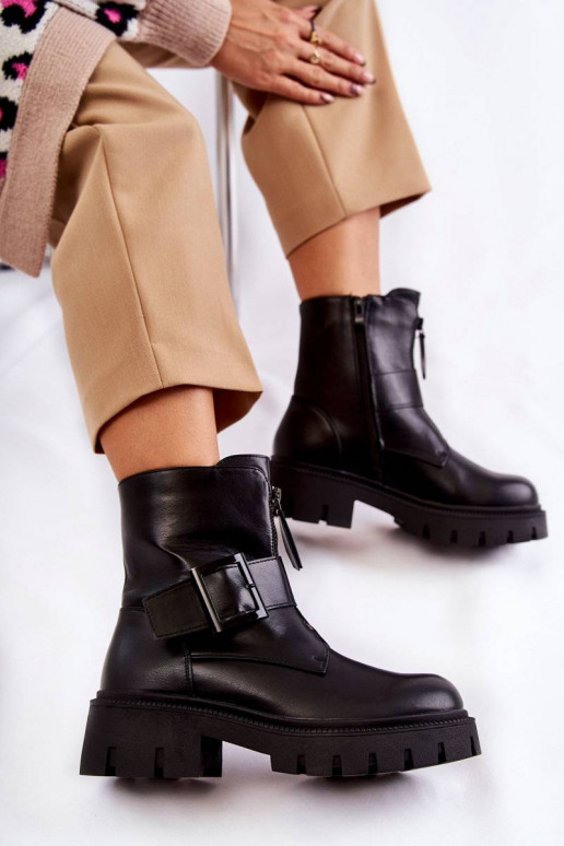 Warme laarzen met ritsen in het zwart...