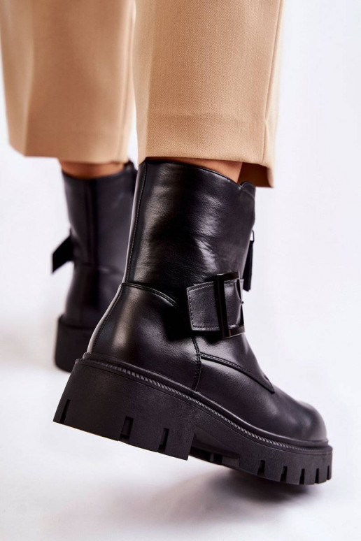 Warme laarzen met ritsen in het zwart...