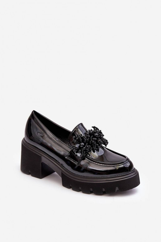 Chaussures en cuir verni pour femmes avec ornements de couleur noire Renesma