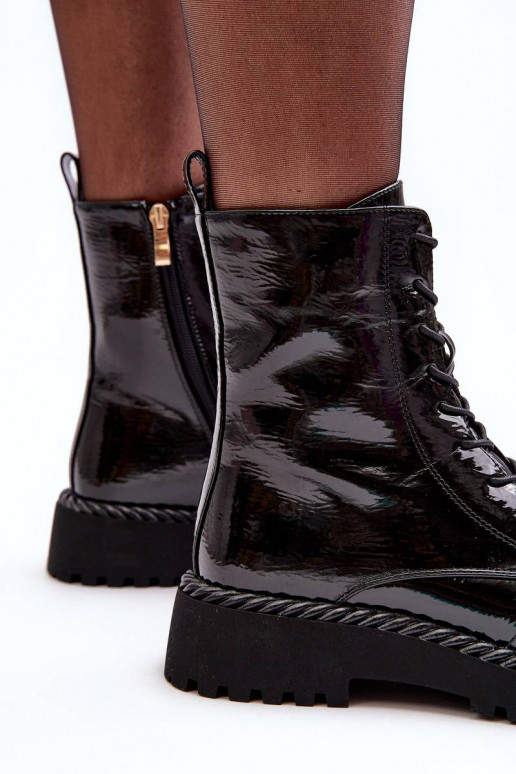 Bottines laquées avec ornements en noir S.Barski