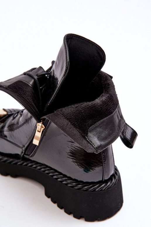 Bottines laquées avec ornements en...