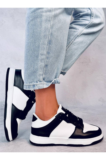 Baskets modèle chaussures...