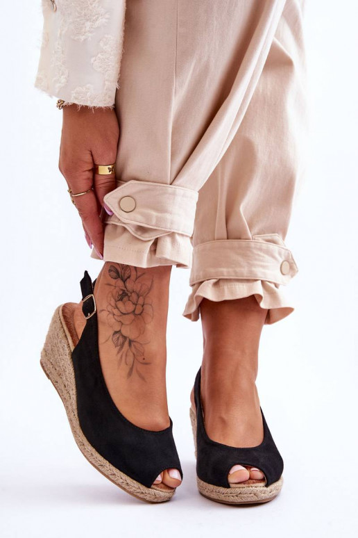 Suède platformsandalen in de kleur... Suède platformsandalen in de kleur...