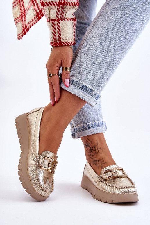 Mocassins à plateforme ornés d'or par Lemar Desmond