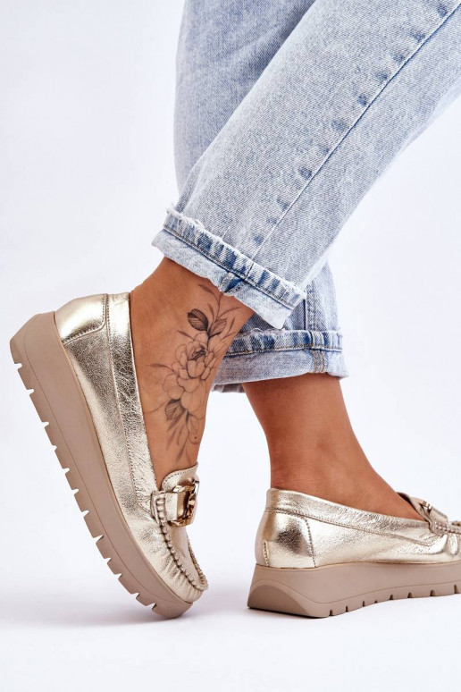 Mocassins à plateforme ornés d'or par Lemar Desmond