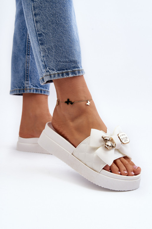 Chaussons avec rubans de couleur blanche Katterina