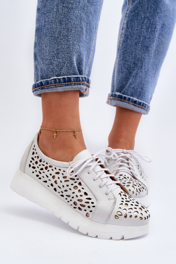 Schuhe mit durchbrochenen...