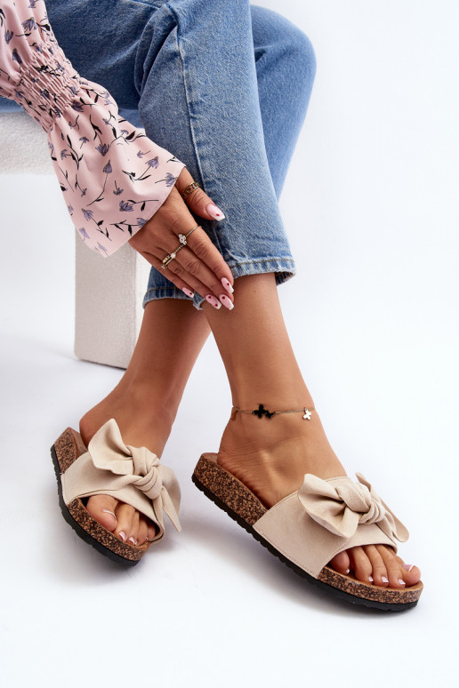 Chaussons femme avec ruban beige... Chaussons femme avec ruban beige...