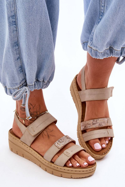 Sandalen mit Klebeverschlüssen beige Fresh Look