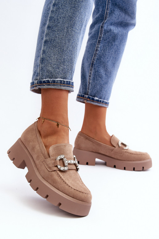 Mocassins à ornements couleur beige... Mocassins à ornements couleur beige...