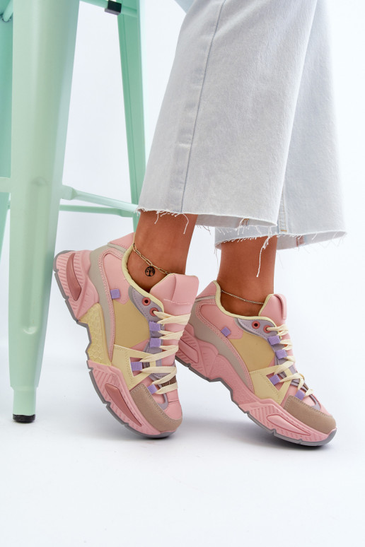 Snekersy-Schuhe mit massiver Sohle in... Snekersy-Schuhe mit massiver Sohle in...