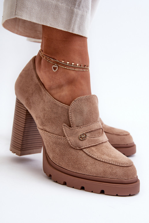 Schoenen gemaakt van eco-suède met... Schoenen gemaakt van eco-suède met...