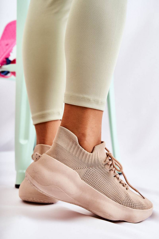 Chaussures sportives du modèle de résistance en couleur beige Dalmiro