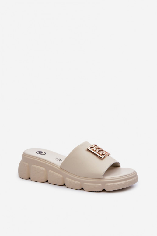 Chaussons Vinceza en cuir beige avec détails dorés