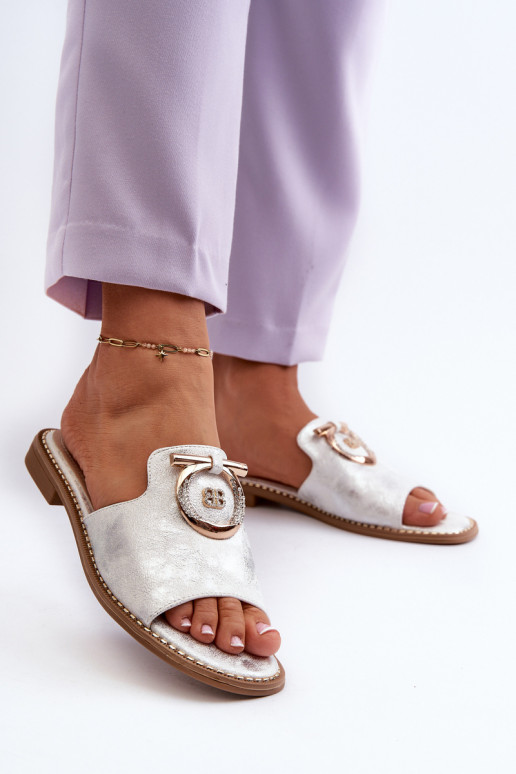 Style élégant et brillant Chaussons pour femmes avec ornements en argent S.Barski