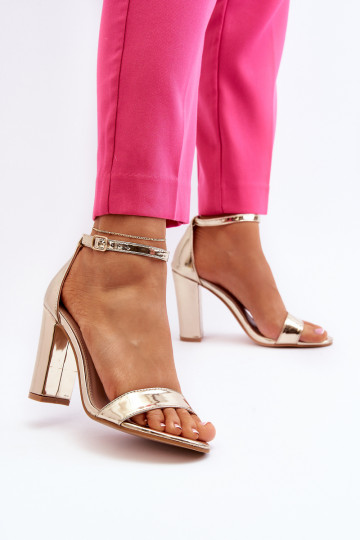 Sandalen met hak in goudkleur Thakko