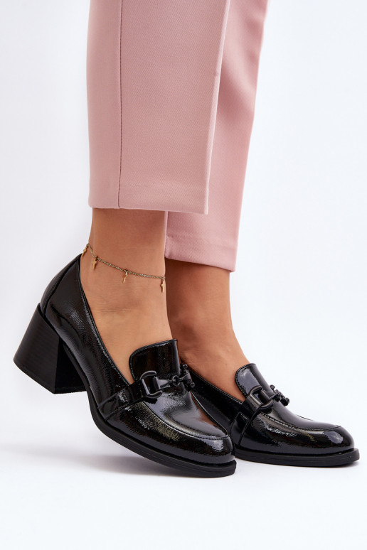 Gelakte schoenen met hakken in de... Gelakte schoenen met hakken in de...