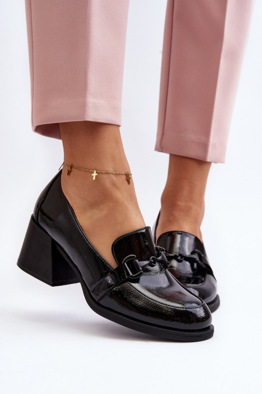 Gelakte schoenen met hakken in de... Gelakte schoenen met hakken in de...