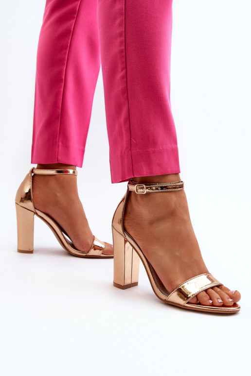 Sandales à talons couleur or rose Thakko