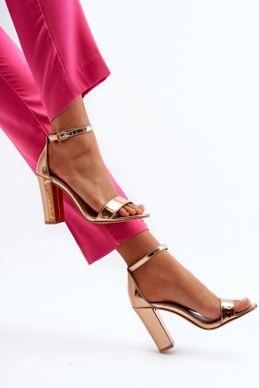 Sandales à talons couleur or rose Thakko