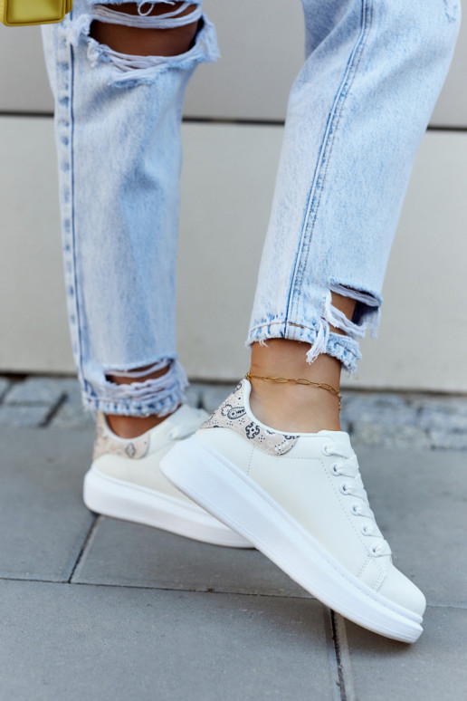 Chaussures de style sport modèle... Chaussures de style sport modèle...