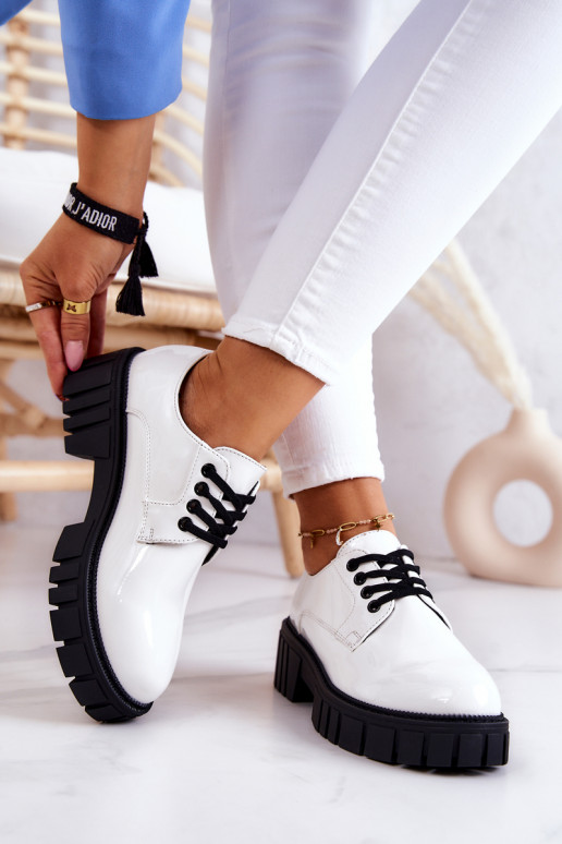 Chaussures à la mode avec effet laqué La.Fi couleur blanche Hallie