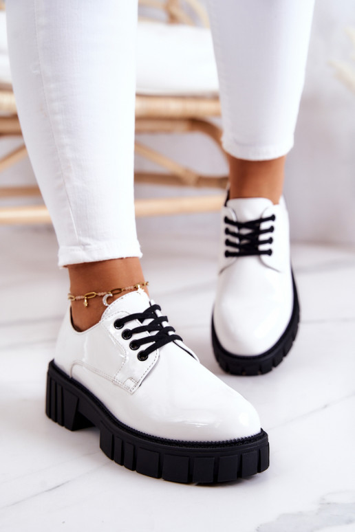 Chaussures à la mode avec effet laqué La.Fi couleur blanche Hallie