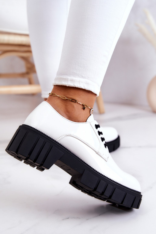 Chaussures à la mode avec effet laqué La.Fi couleur blanche Hallie